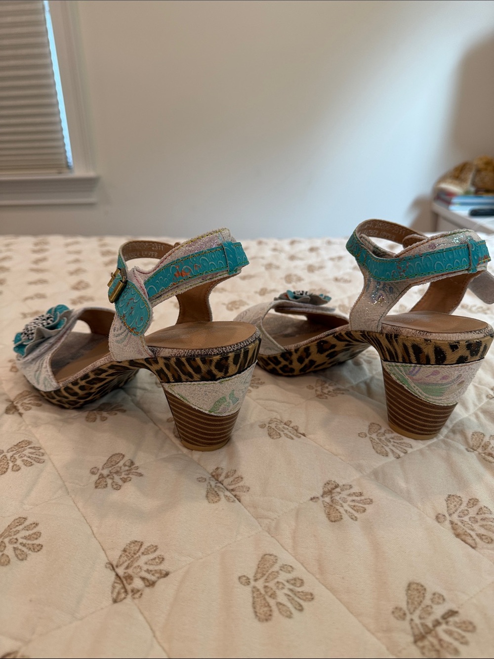Floral Accent Sandals for Women - Picture 6 of 9